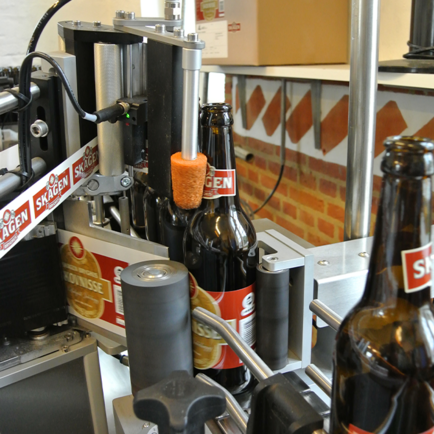 Labelling systems for primary packaging